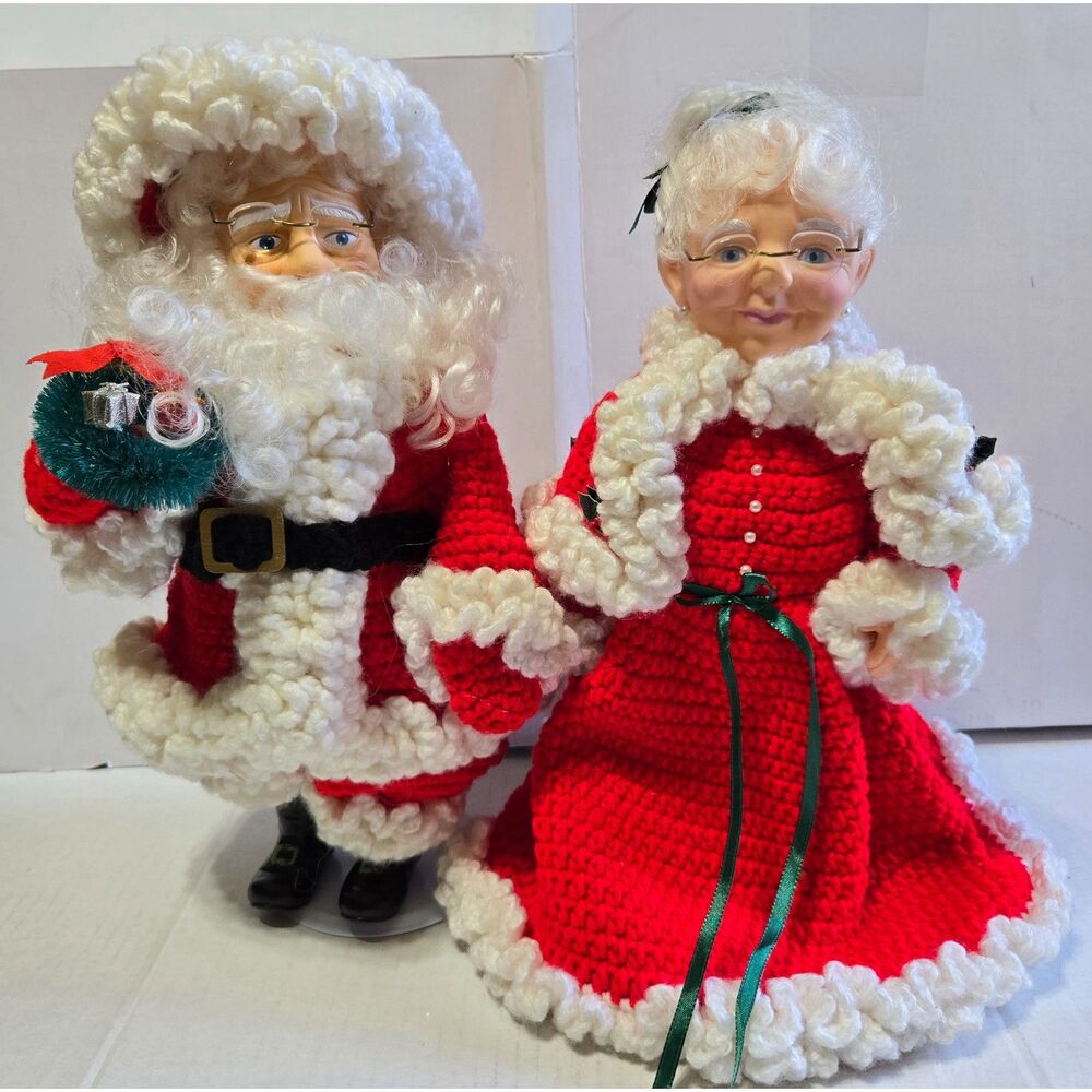 Vintage Crocheted Santa & Mrs. Claus Doll Couple Set Christmas Figurines Stands